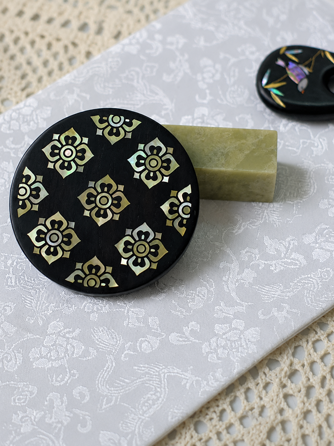 Aurora Heritage Handheld Compact Mirror