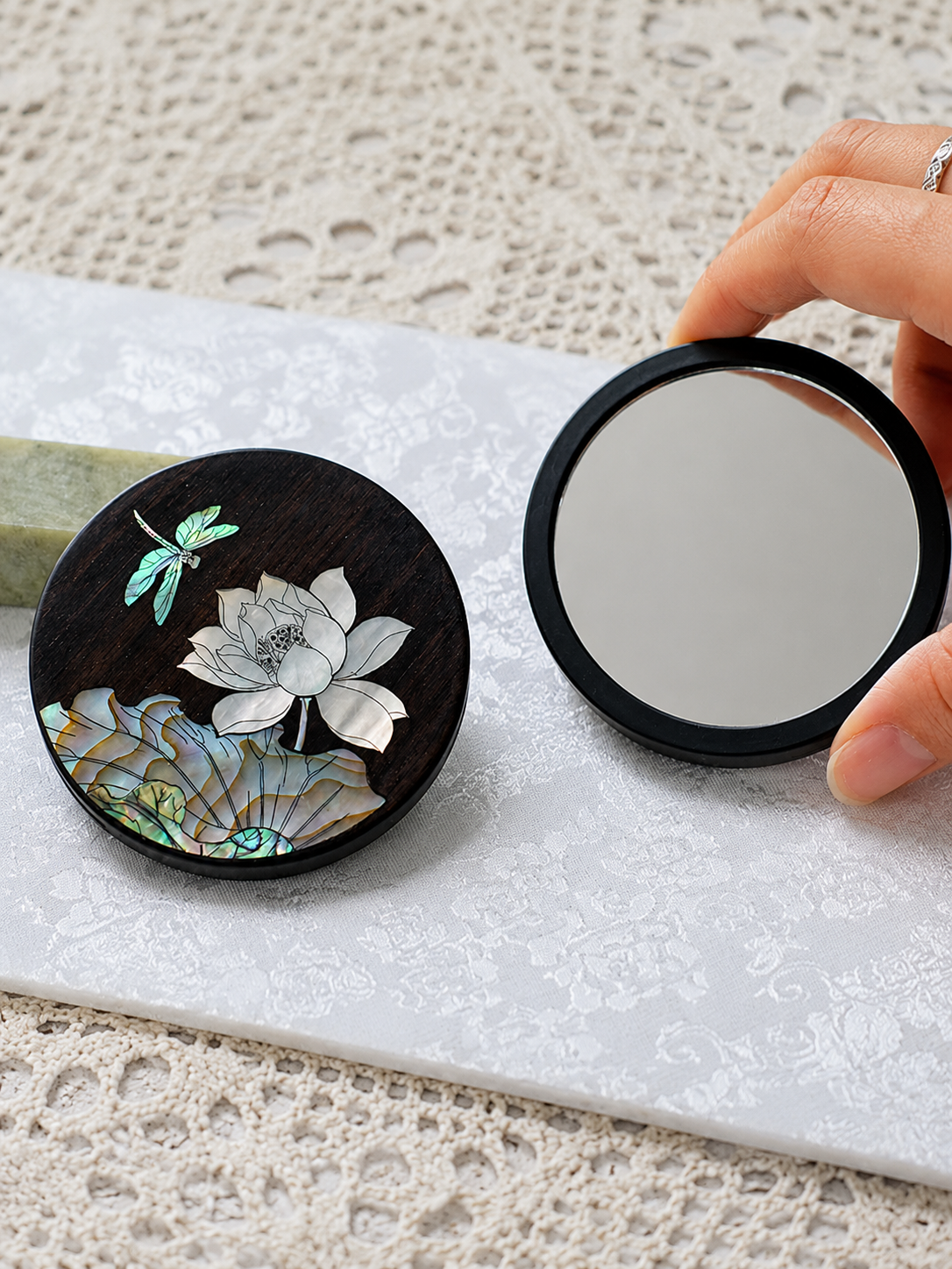 JadeMoon Retro Elegance Hand Mirror