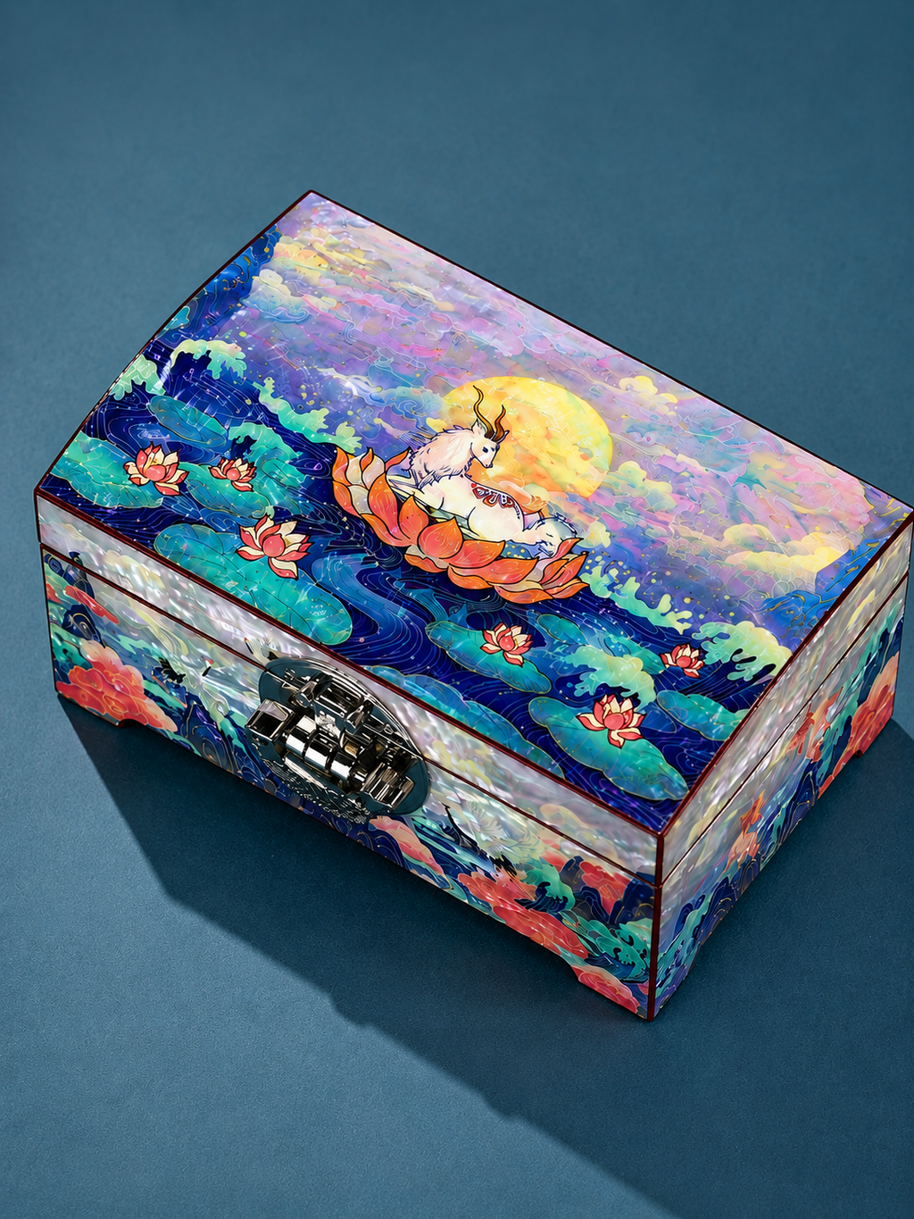 LuxeShell Elegant Jewelry Organizer Box