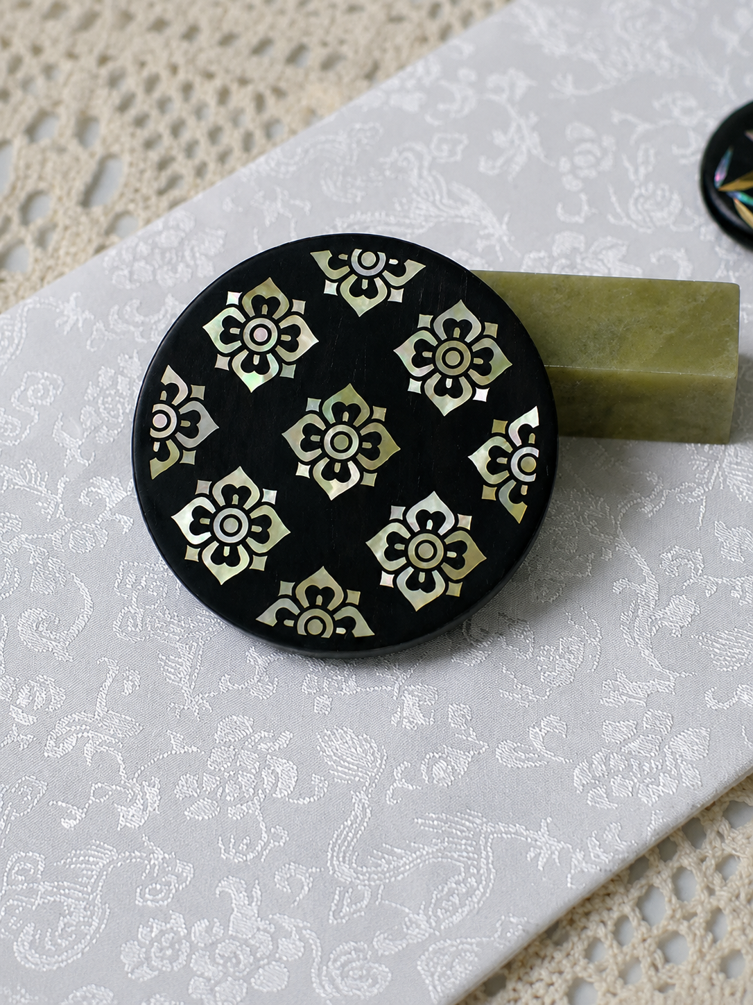 Aurora Heritage Handheld Compact Mirror